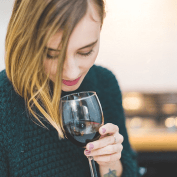 Estudo comprova: beber vinho regularmente pode ajudar a emagrecer